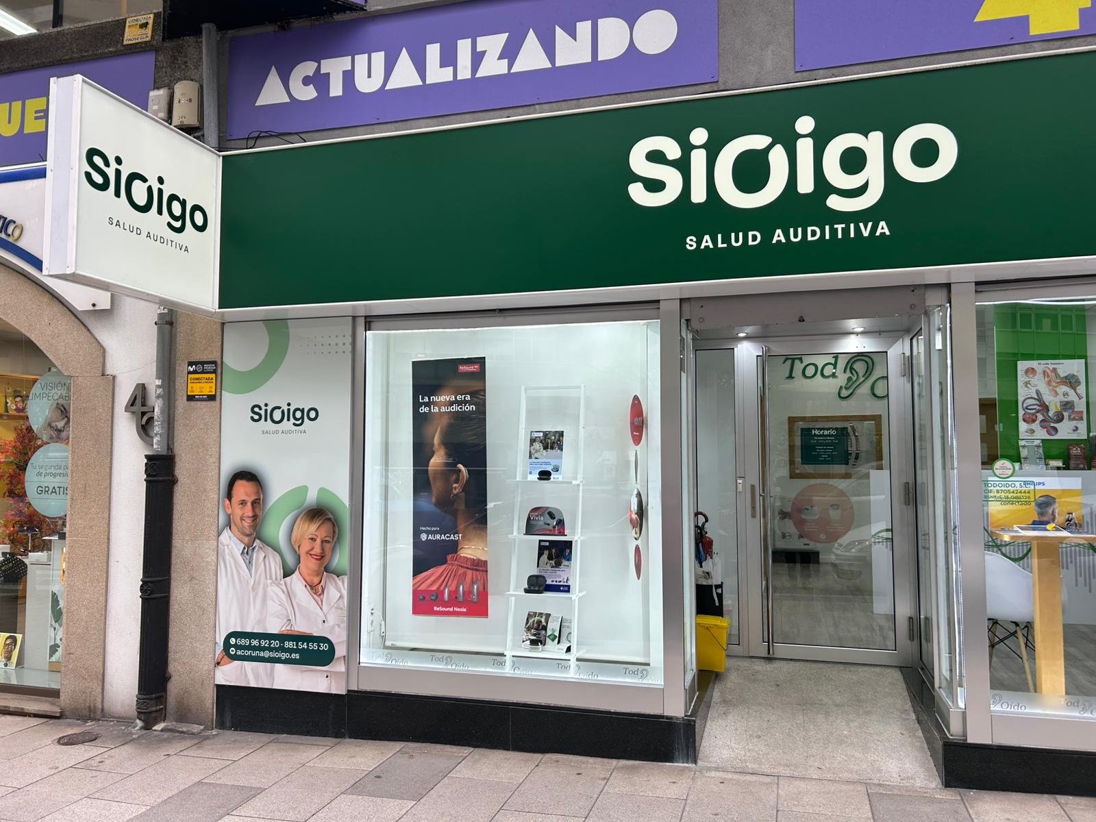 Llámanos o haznos una visita en nuestro centro auditivo en A Coruña, la primera consulta es gratuita. Veremos el estado actual de tu oído y te recomendaremos lo mejor para mantener la salud de tu sistema auditivo.
